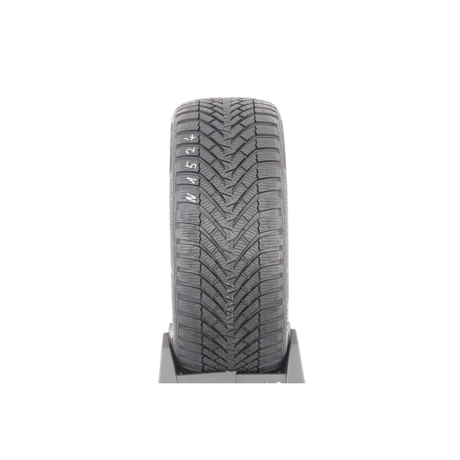 CST Medallion Winter WCP1 -  225/40 R18
