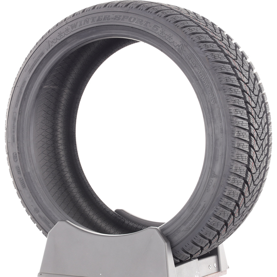 Dunlop Winter Sport 5 -  225/40 R18