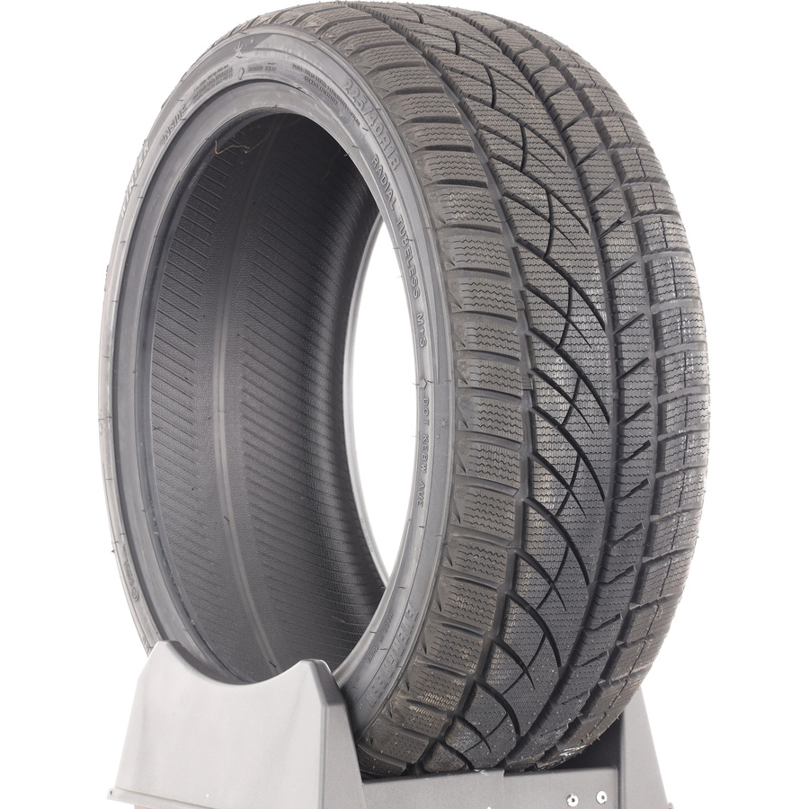 Evergreen EW66 -  225/40 R18