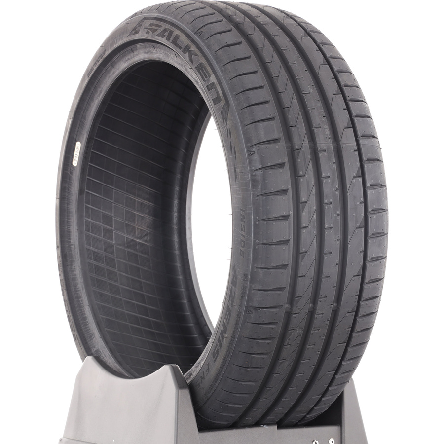 Falken Azenis FK520 -  225/40 R18