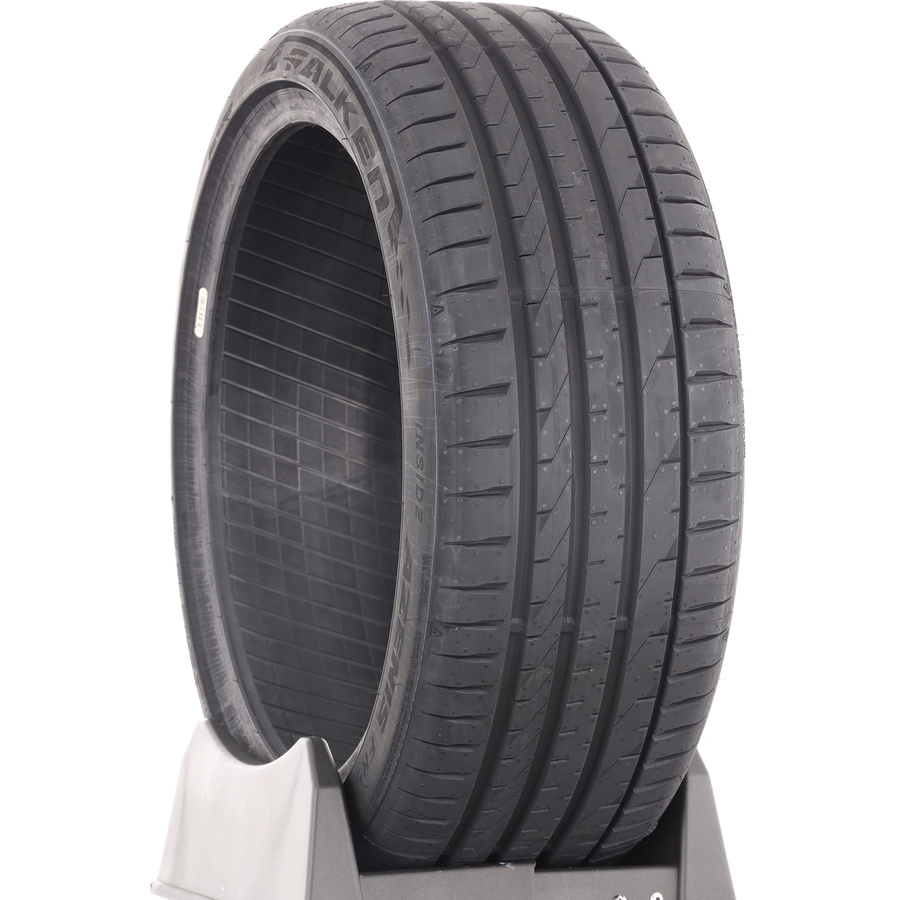 Falken Azenis FK520 -  225/40 R18