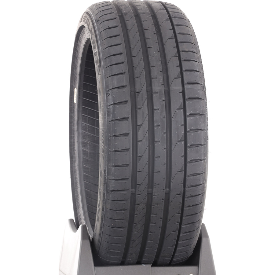 Falken Azenis FK520 -  225/40 R18