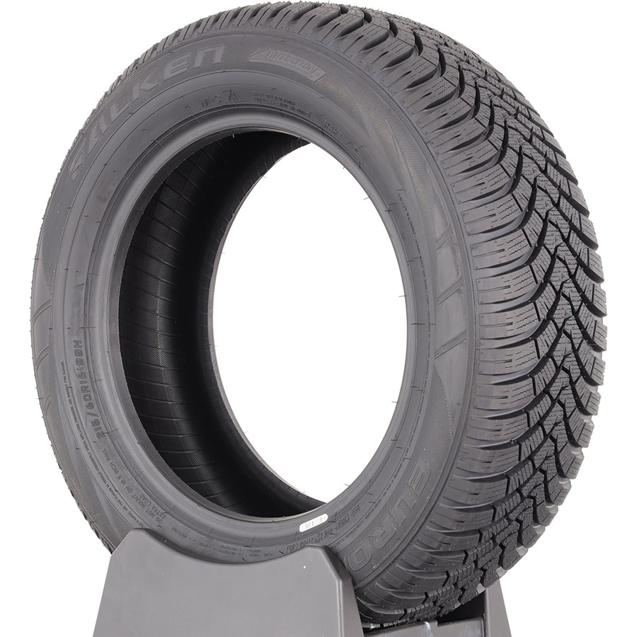 Test Falken Eurowinter HS01 215/60 R16 - Pneu - UFC-Que Choisir