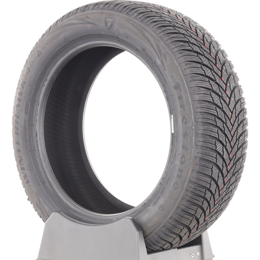 Firestone Winterhawk 4 -  215/55 R17