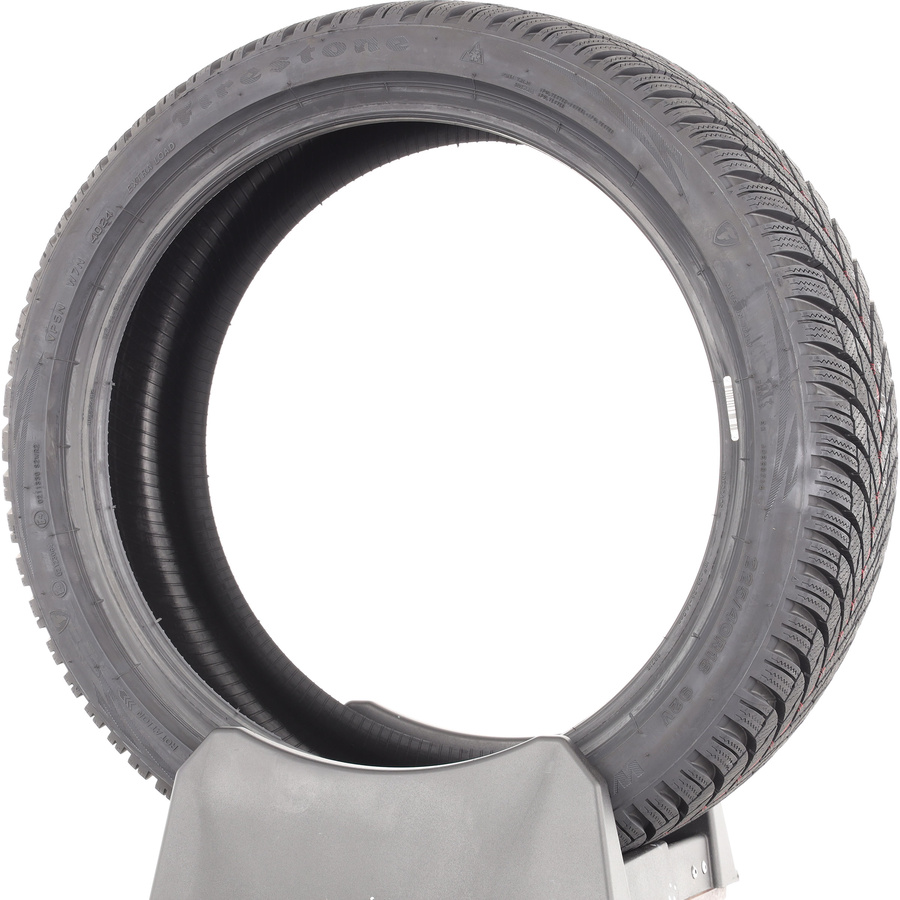 Firestone Winterhawk 4 -  225/40 R18