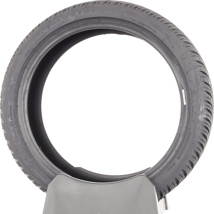 Firestone Winterhawk 4 -  225/40 R18