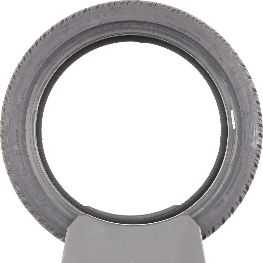 Firestone Winterhawk 4 -  225/40 R18