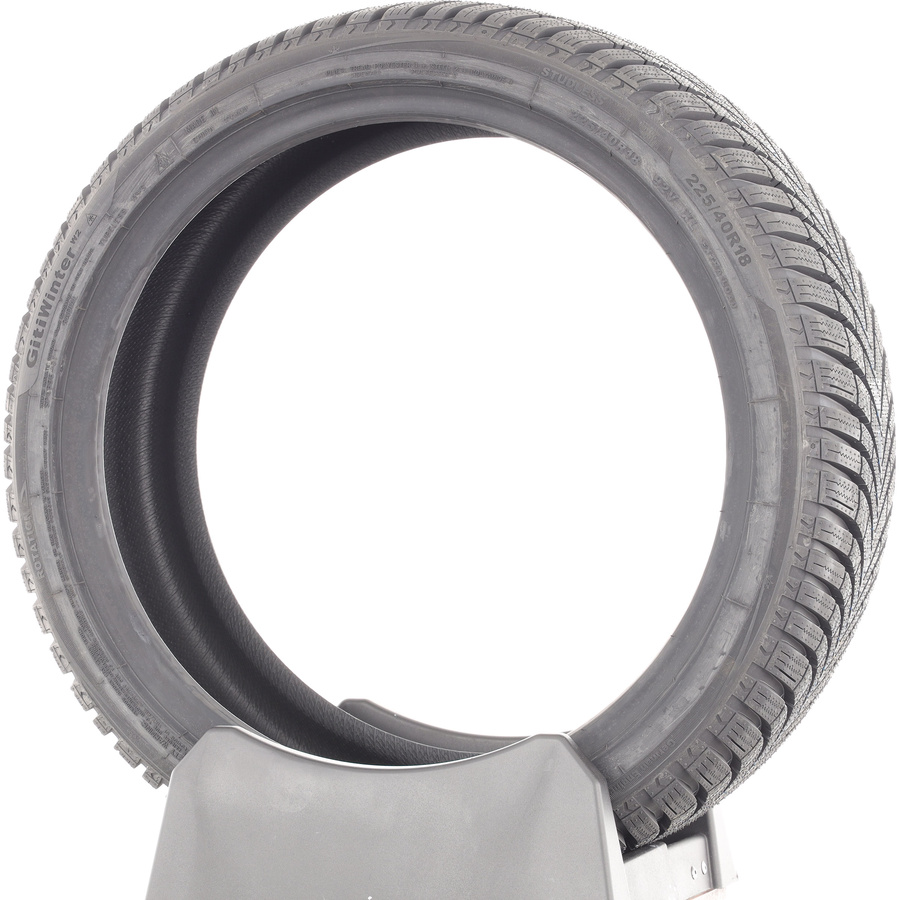Giti GitiWinter W2 -  225/40 R18
