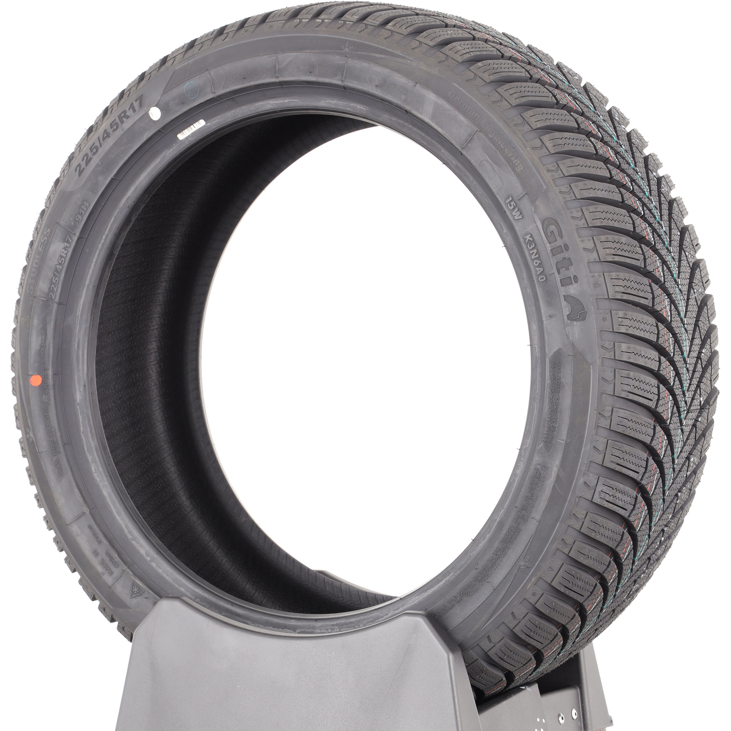 Test Giti GitiWinter W2 225/45 R17 - Pneu - UFC-Que Choisir