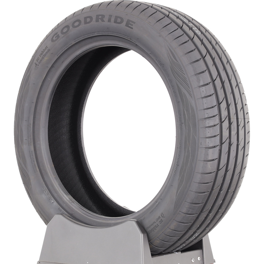Goodride Solmax 1 -  215/55 R17