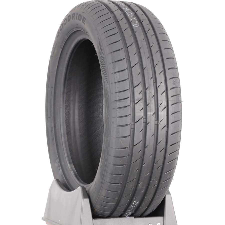 Goodride Solmax 1 -  215/55 R17