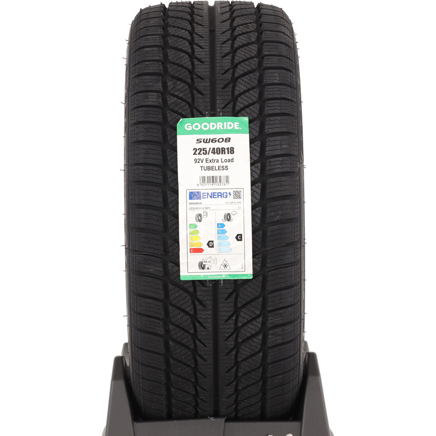 Goodride SW608 -  225/40 R18