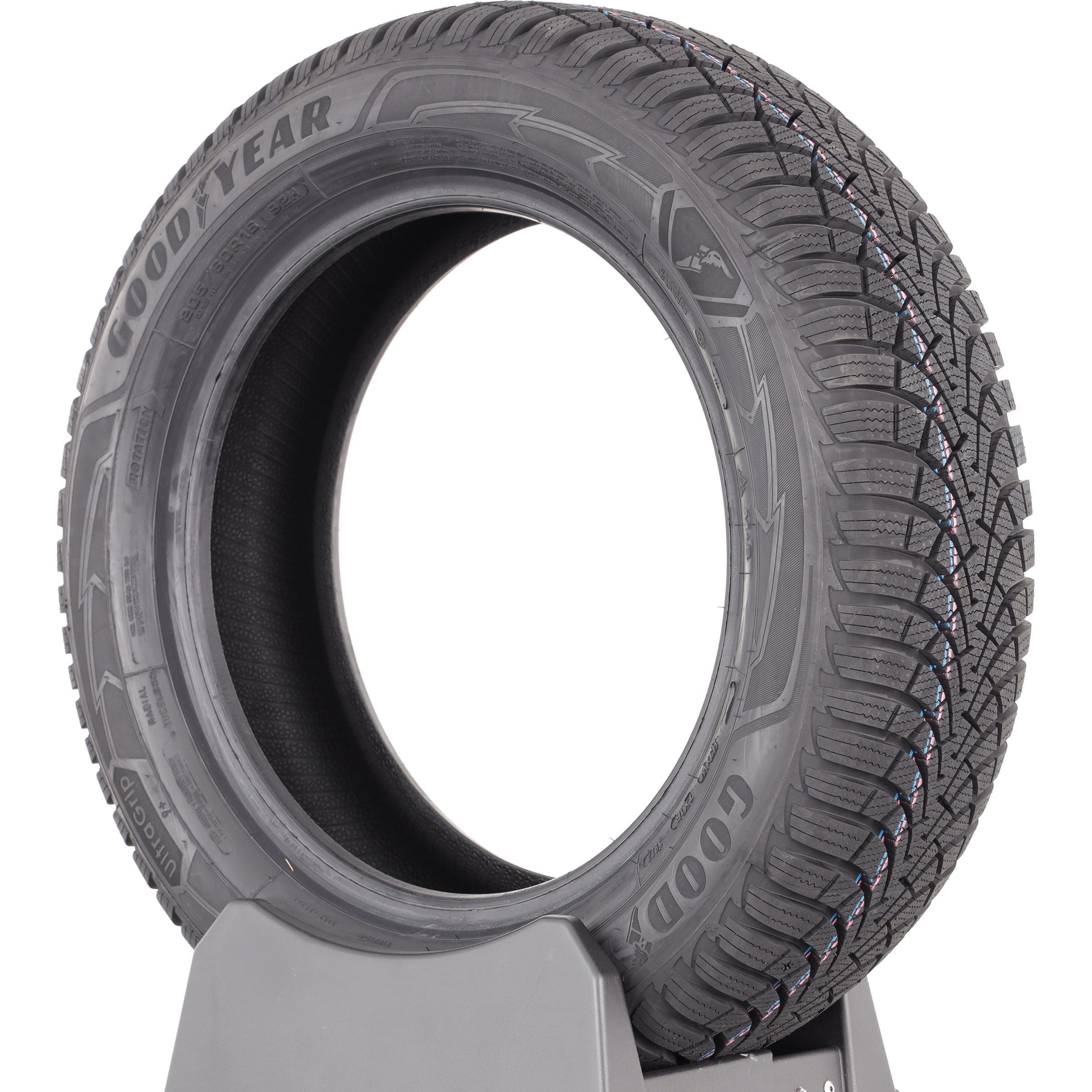 Test Goodyear UltraGrip 9+ - 205/60 R16 - Pneu - UFC-Que Choisir