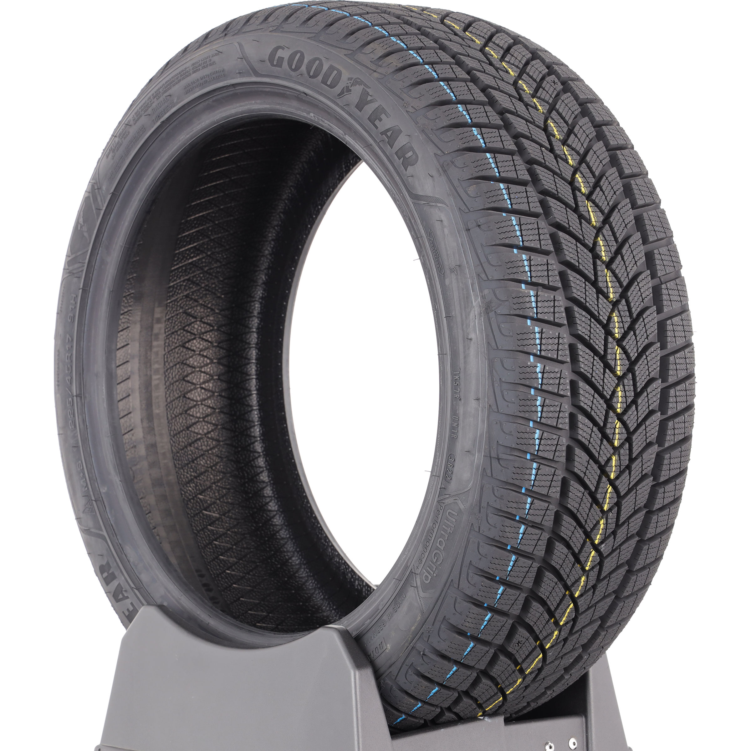 Test Goodyear UltraGrip Performance + - 225/45 R17 - Pneu - UFC-Que Choisir
