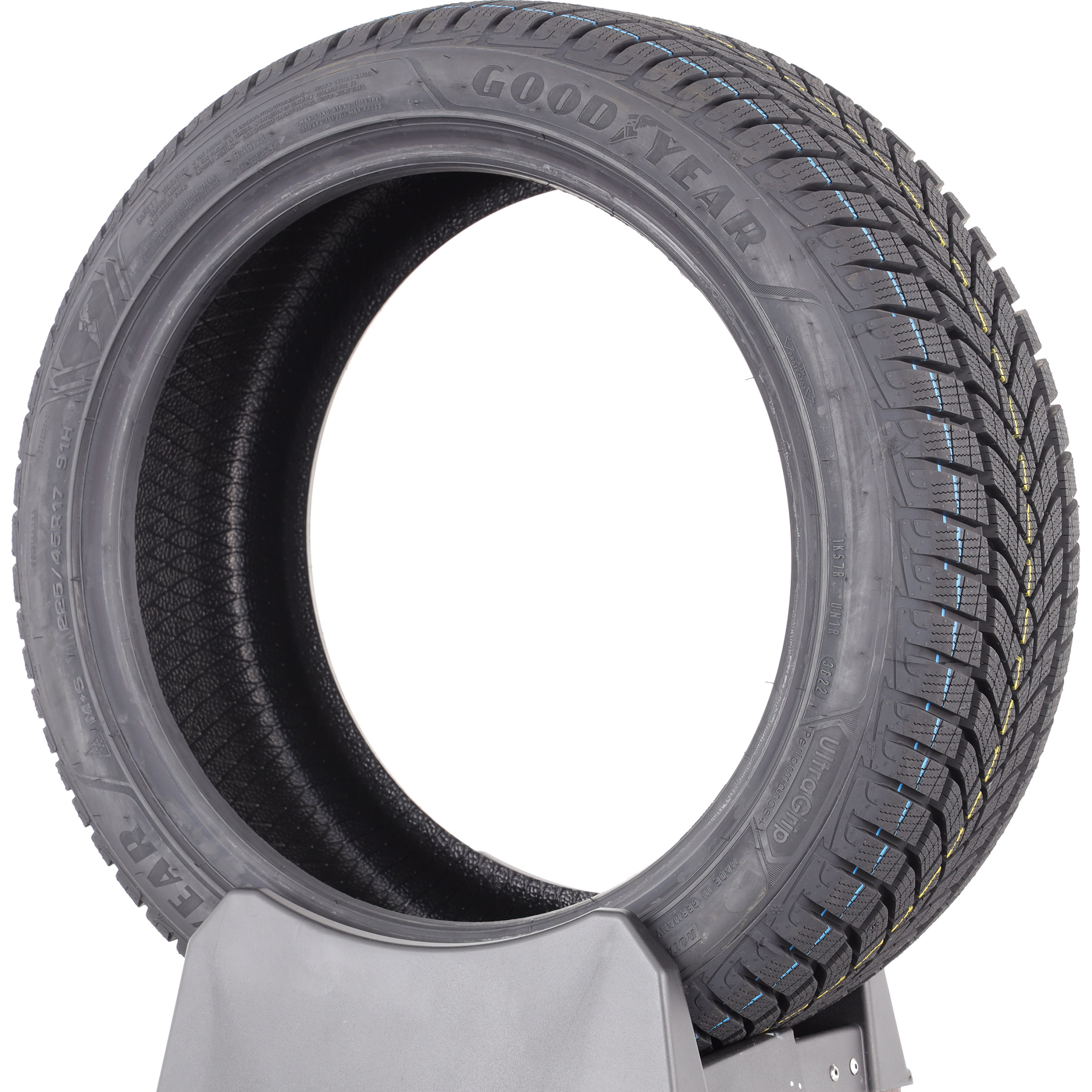 Test Goodyear UltraGrip Performance + - 225/45 R17 - Pneu - UFC-Que Choisir