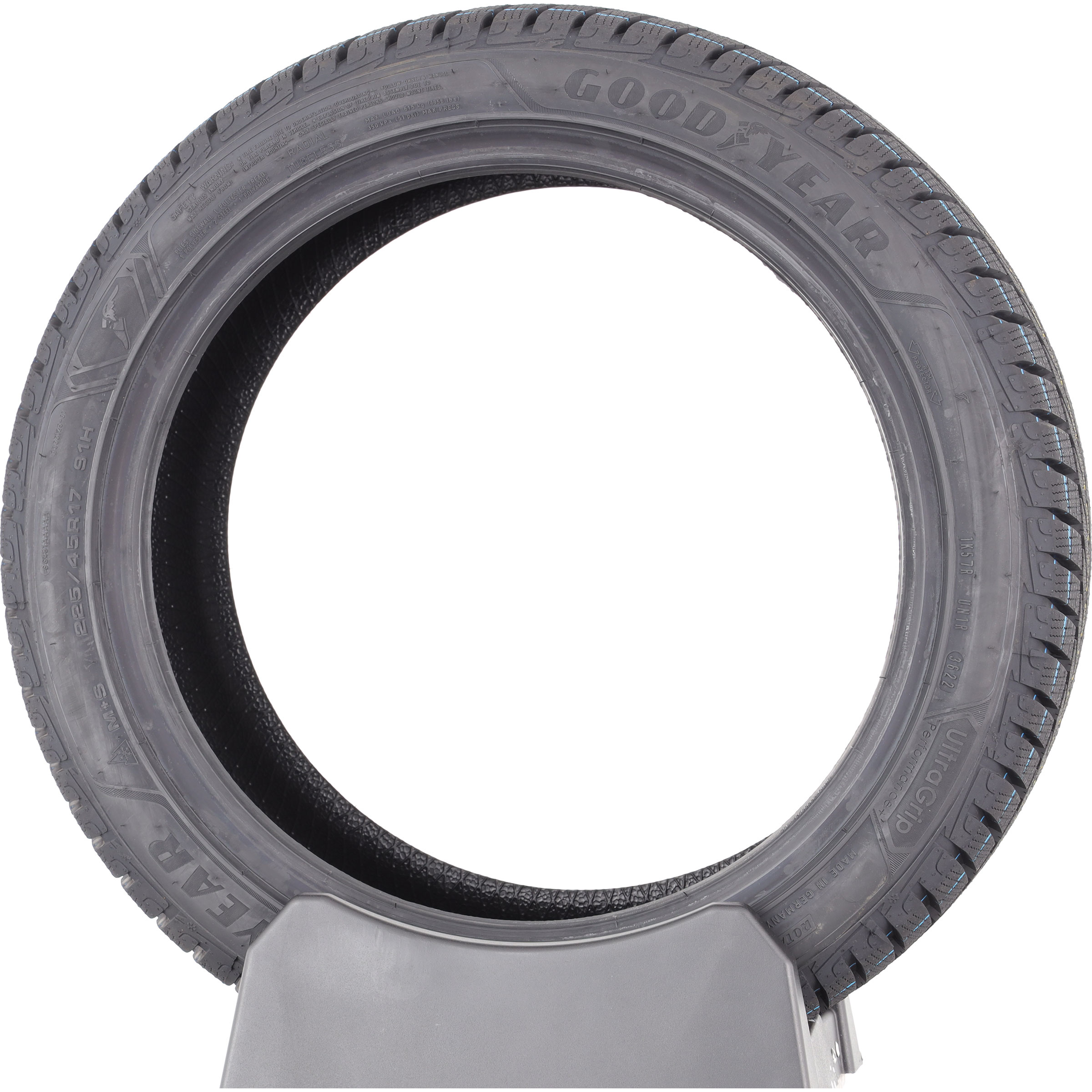 Test Goodyear UltraGrip Performance + - 225/45 R17 - Pneu - UFC-Que Choisir