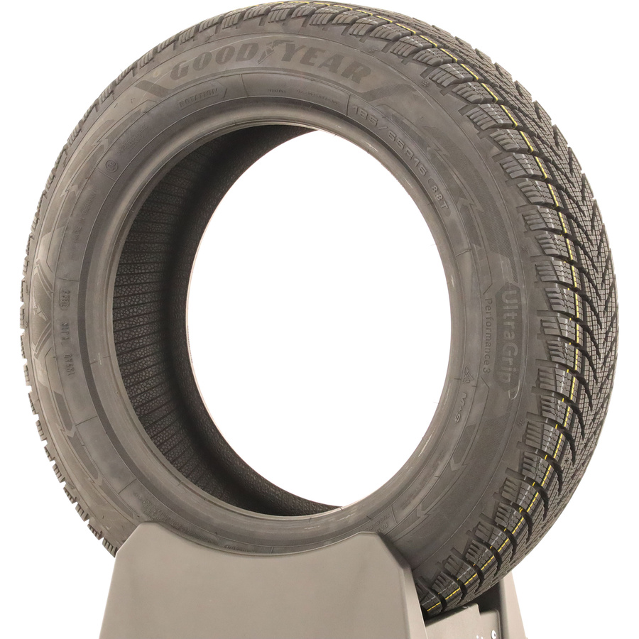 Goodyear UltraGrip Performance 3