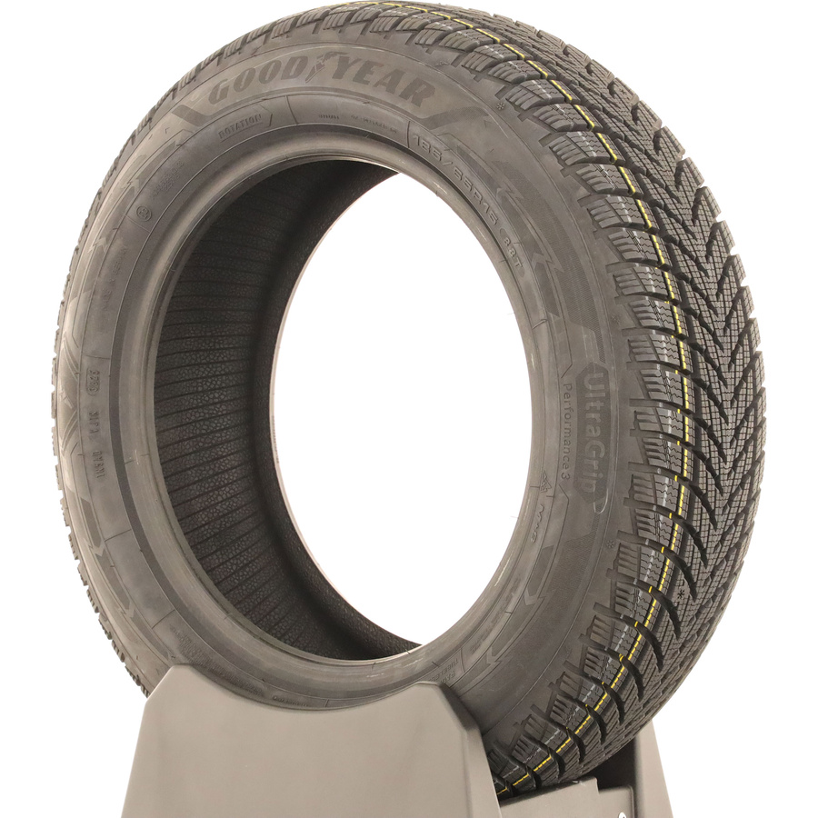 Goodyear UltraGrip Performance 3
