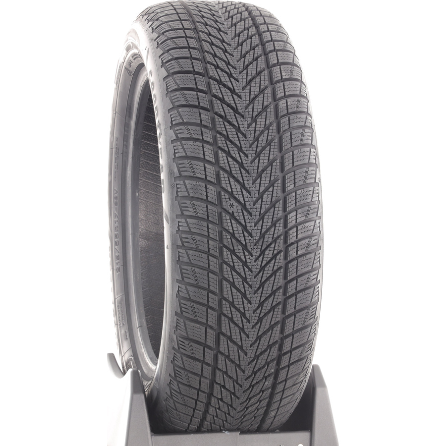 Goodyear UltraGrip Performance 3 -  215/55 R17