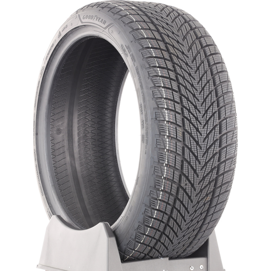 Goodyear UltraGrip Performance 3 -  225/40 R18