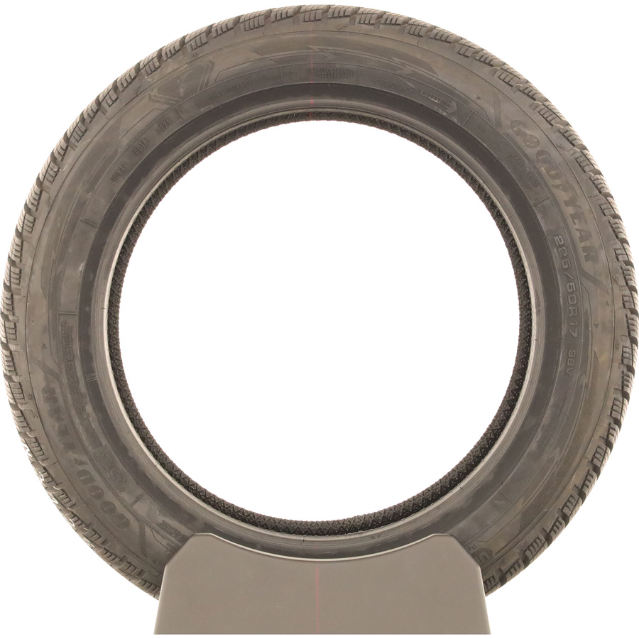 Goodyear UltraGrip Performance 3