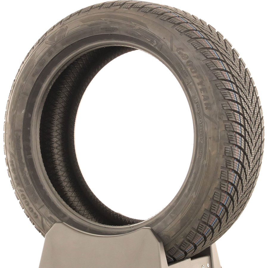 Goodyear UltraGrip Performance 3