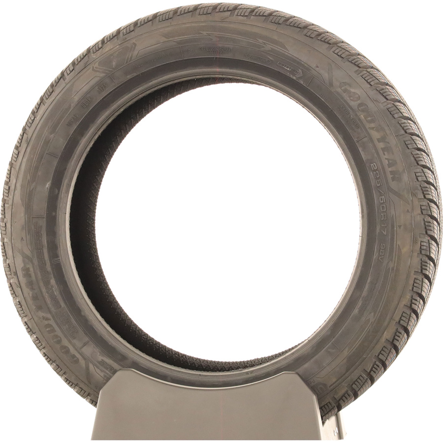 Goodyear UltraGrip Performance 3