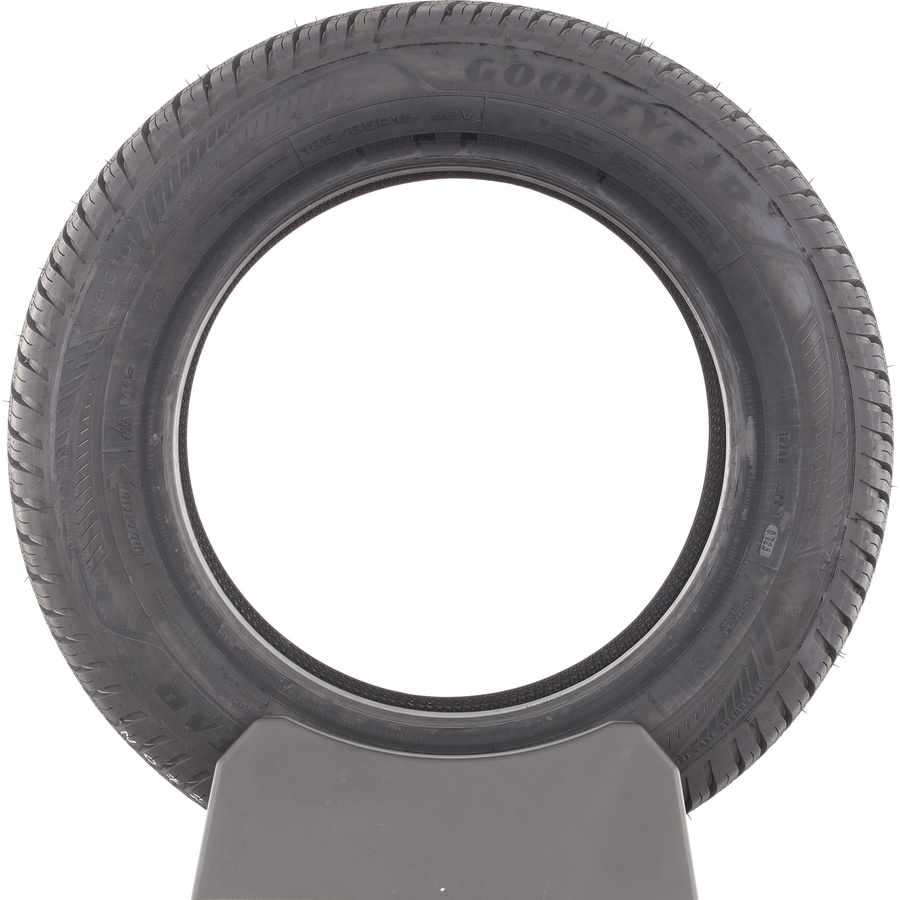 Goodyear Vector 4Seasons Gen-3 -  185/65 R15