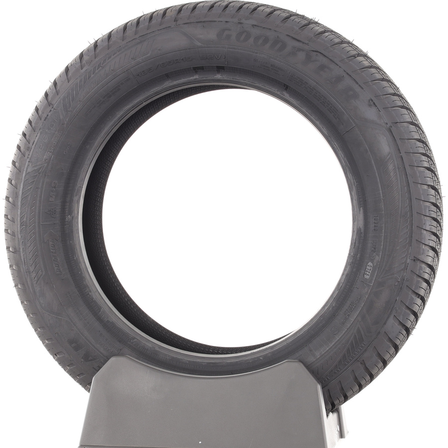 Goodyear Vector 4Seasons Gen-3 -  185/65 R15