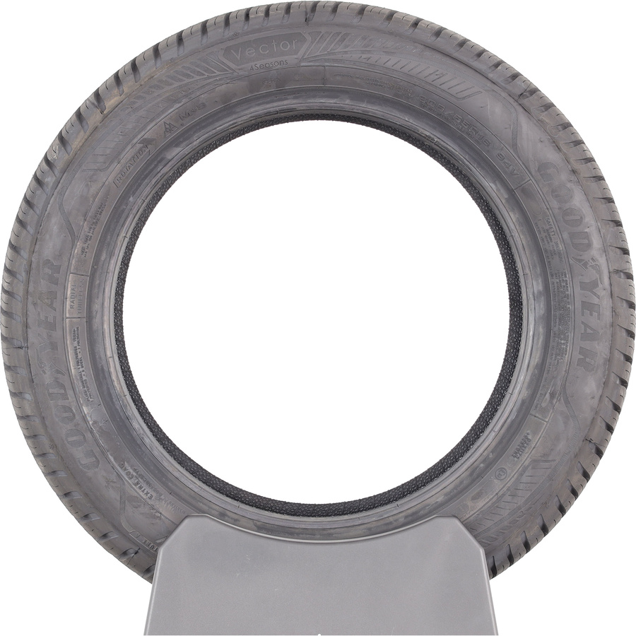 Goodyear Vector 4Seasons Gen-3 -  205/55 R16