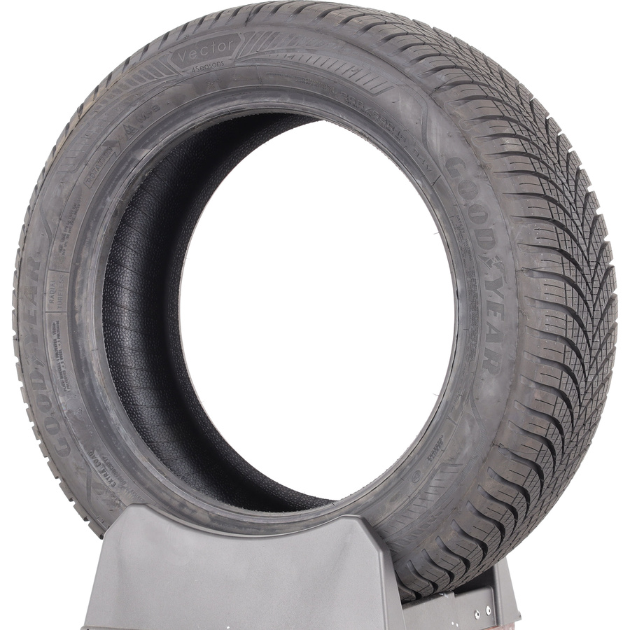 Goodyear Vector 4Seasons Gen-3 -  205/55 R16