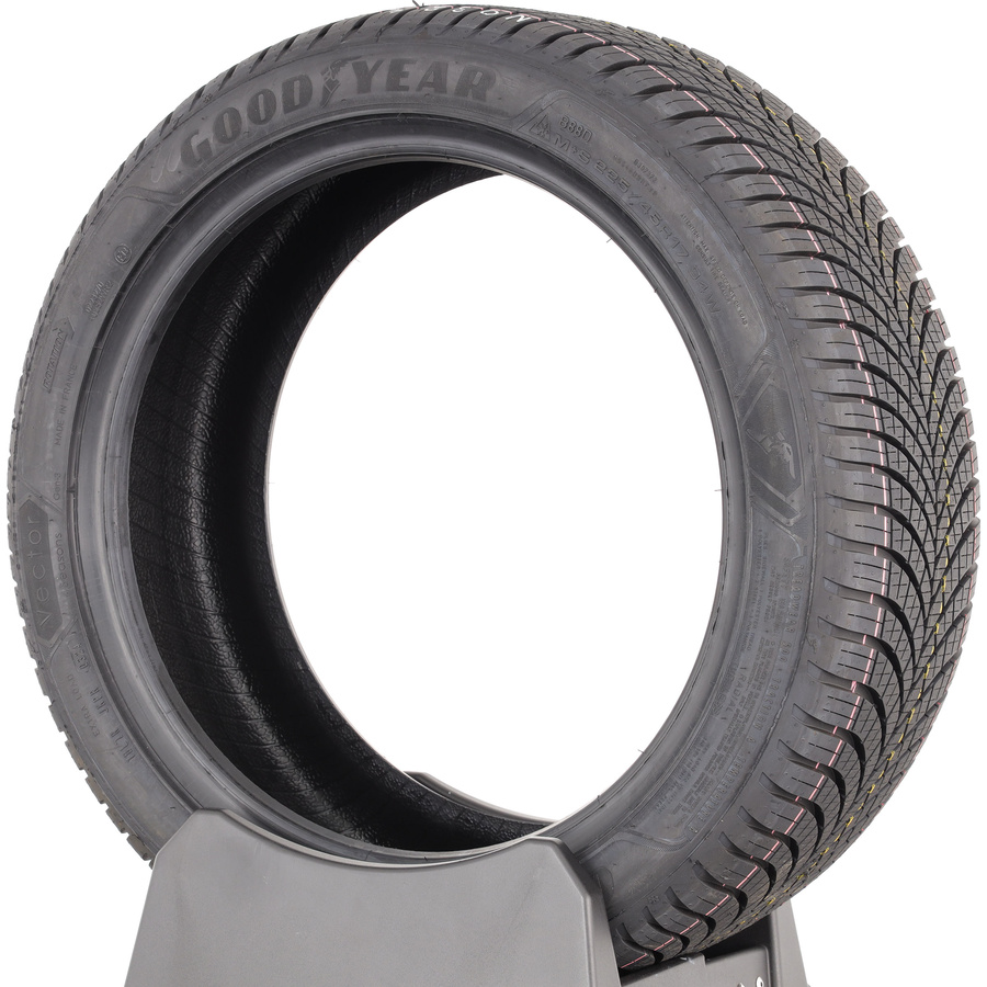 Goodyear Vector 4Seasons Gen-3 -  225/45 R17