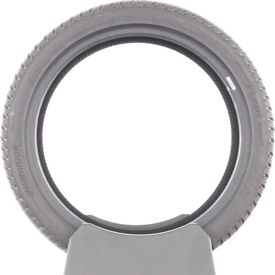 Hankook Winter i*cept evo3 W330 -  225/40 R18