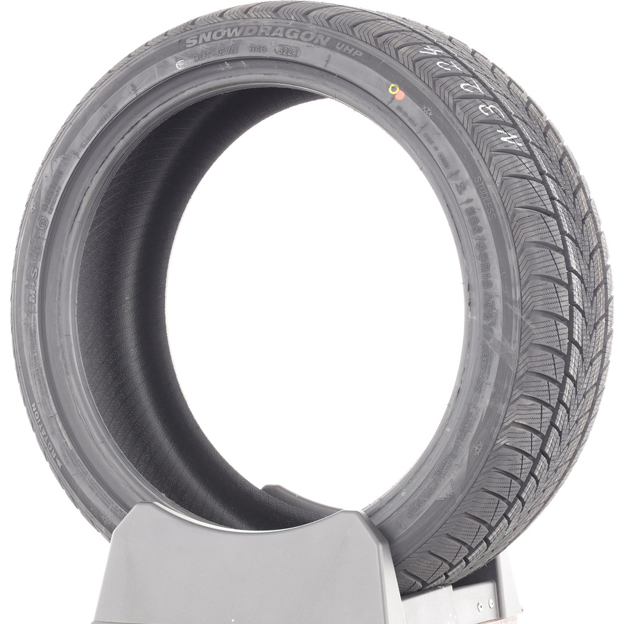 Imperial Snowdragon UHP -  225/40 R18