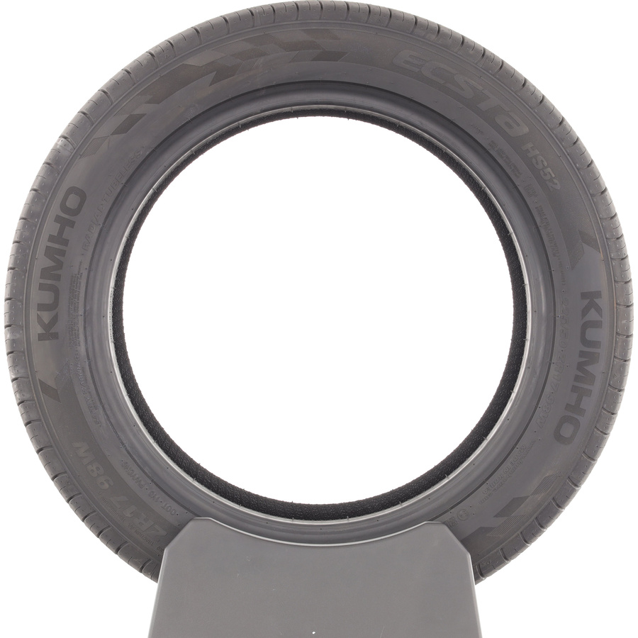 Kumho Ecsta HS52 -  225/40 R18