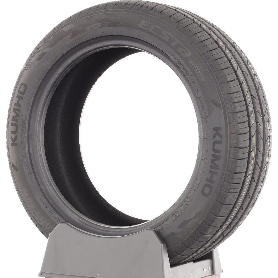 Kumho Ecsta HS52 -  225/40 R18