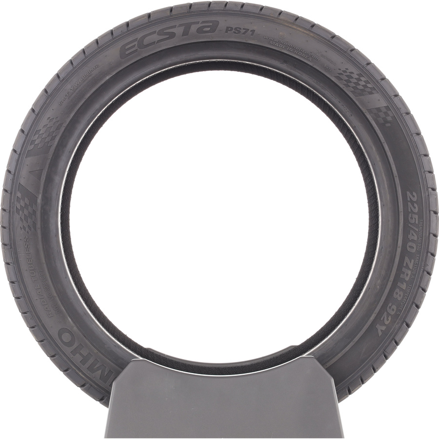 Kumho Ecsta PS71 -  225/40 R18