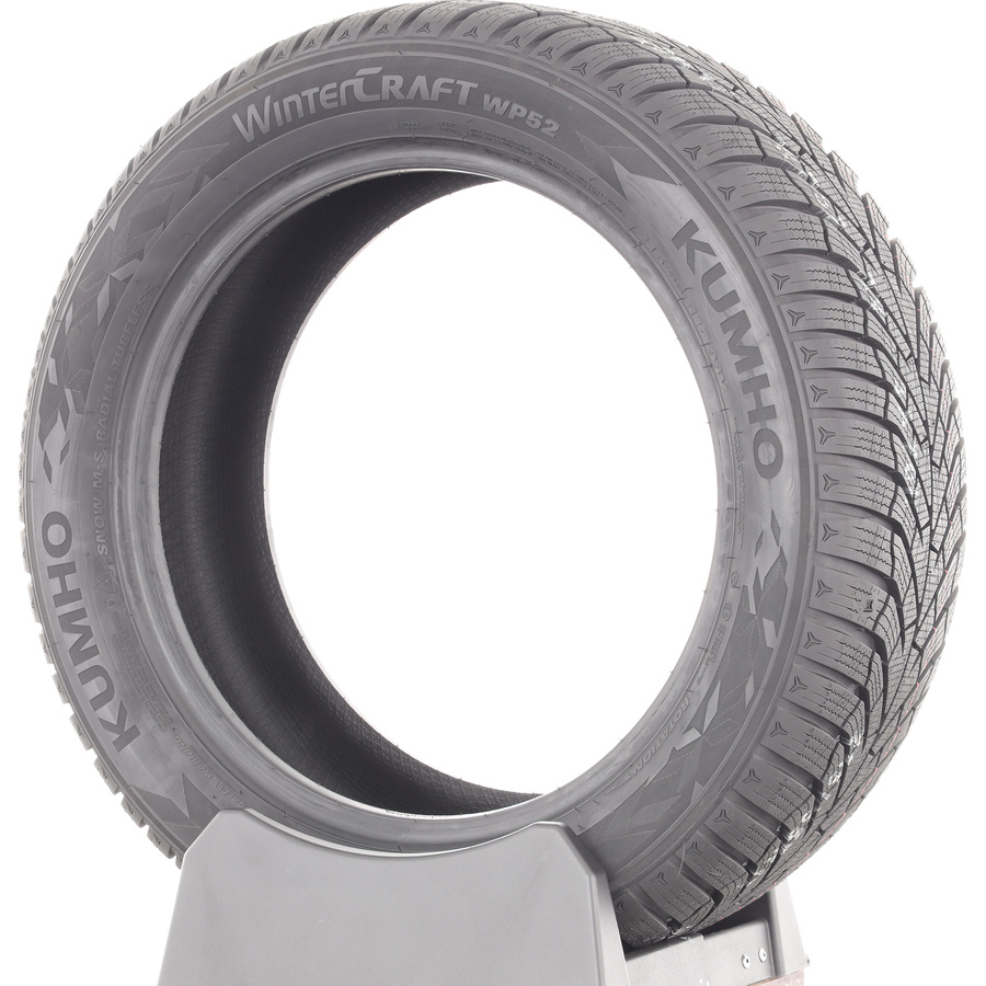 Kumho Wintercraft WP52 -  215/55 R17