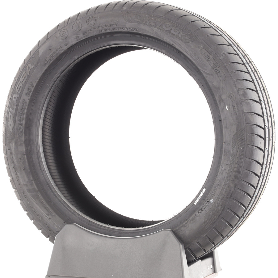 Lassa Revola -  225/40 R18