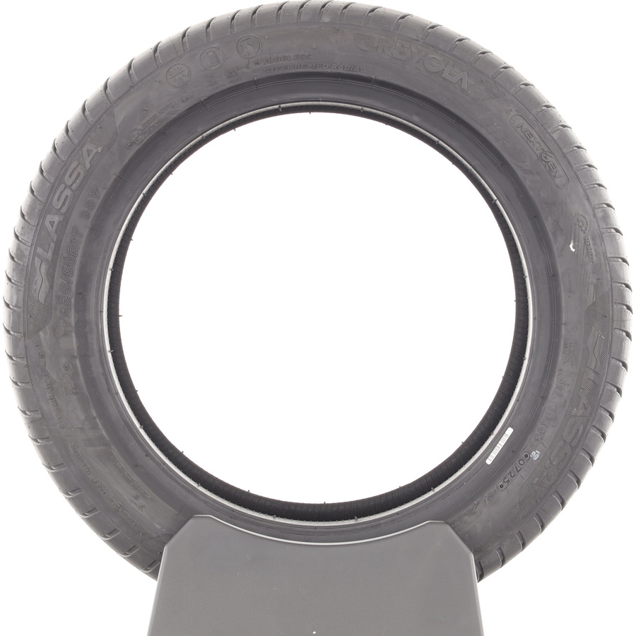 Lassa Revola -  225/40 R18