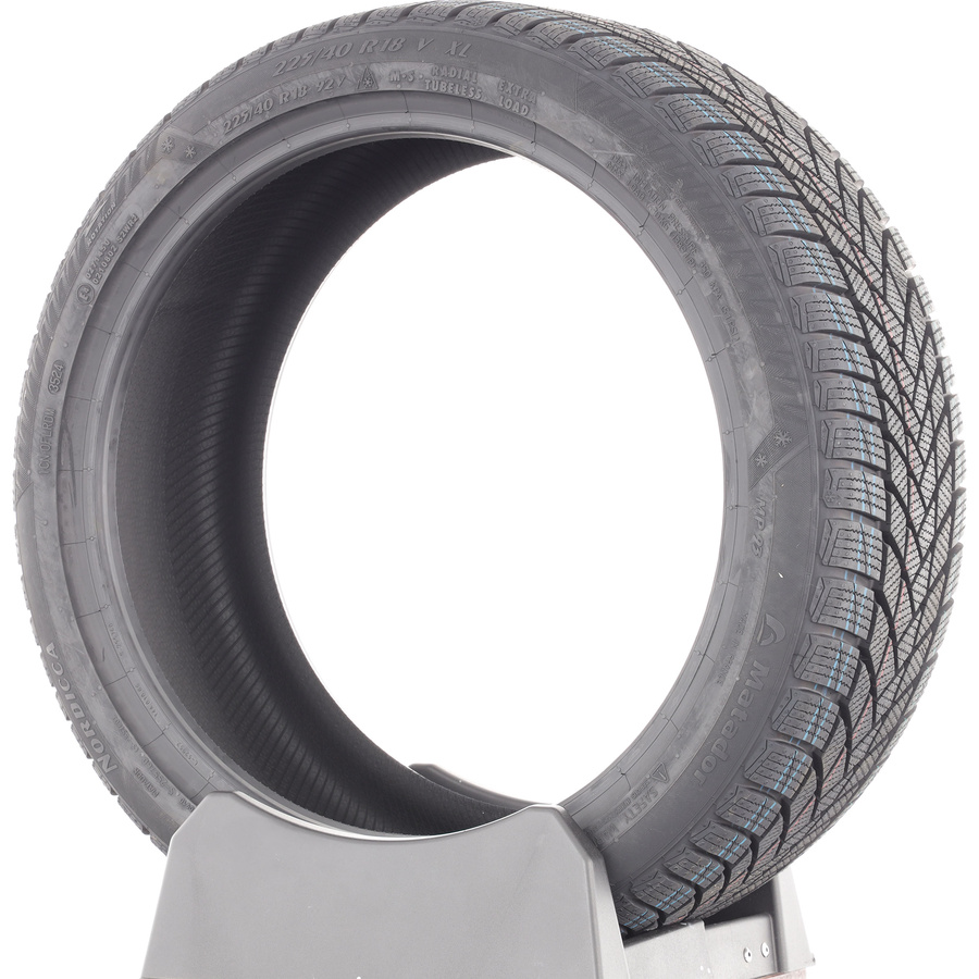 Matador MP93 Nordicca -  225/40 R18