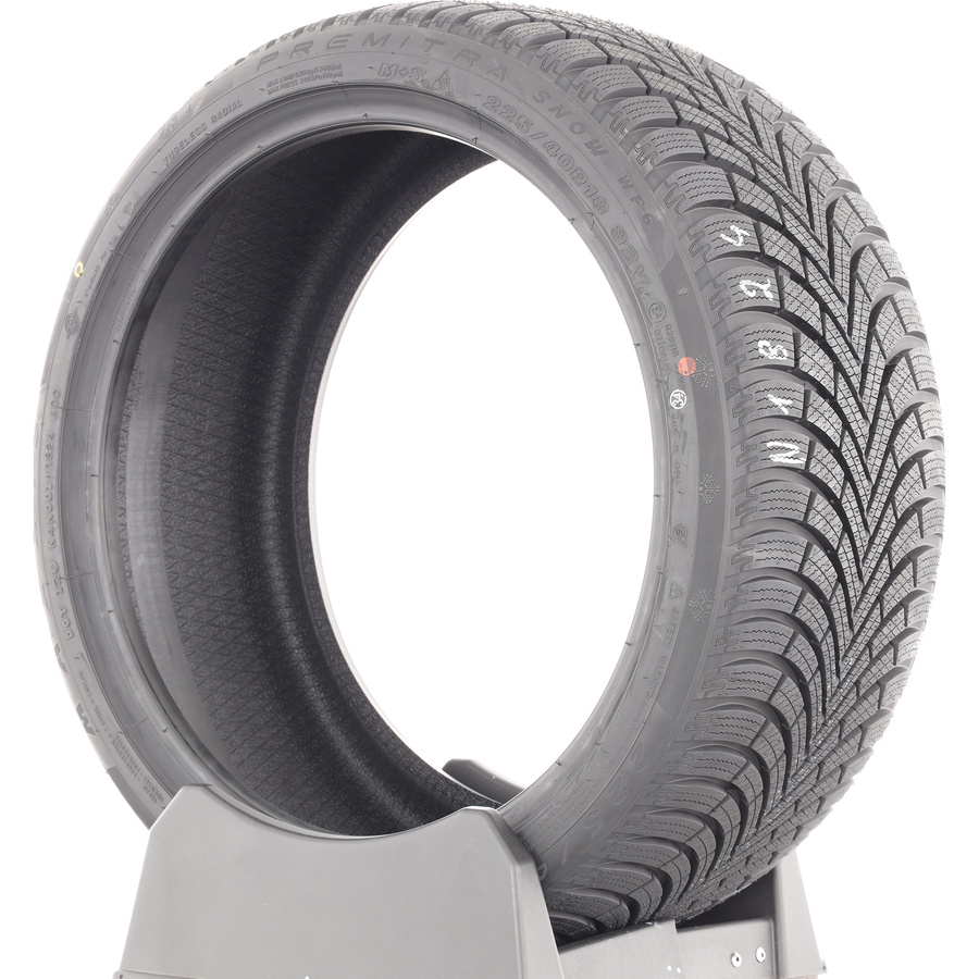 Maxxis Premitra Snow WP6 -  225/40 R18