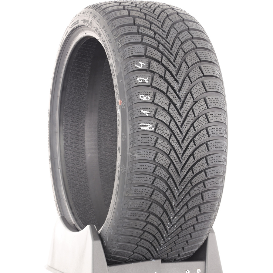 Maxxis Premitra Snow WP6 -  225/40 R18