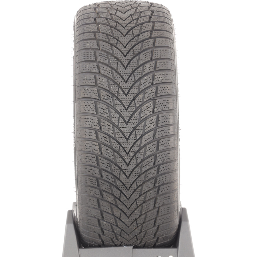 Momo W-20 North Pole -  225/40 R18