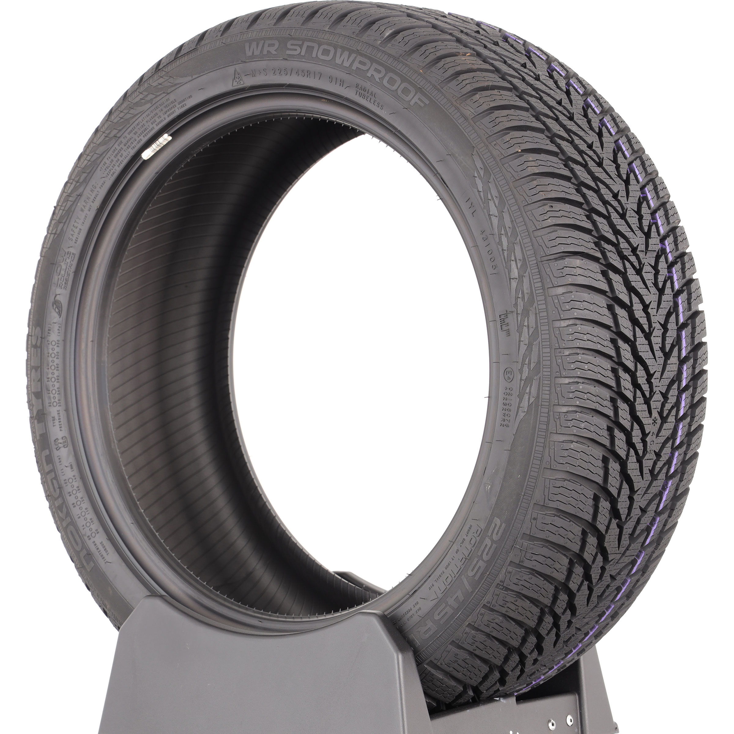 Test Nokian WR Snowproof - 225/45 R17 - Pneu - UFC-Que Choisir