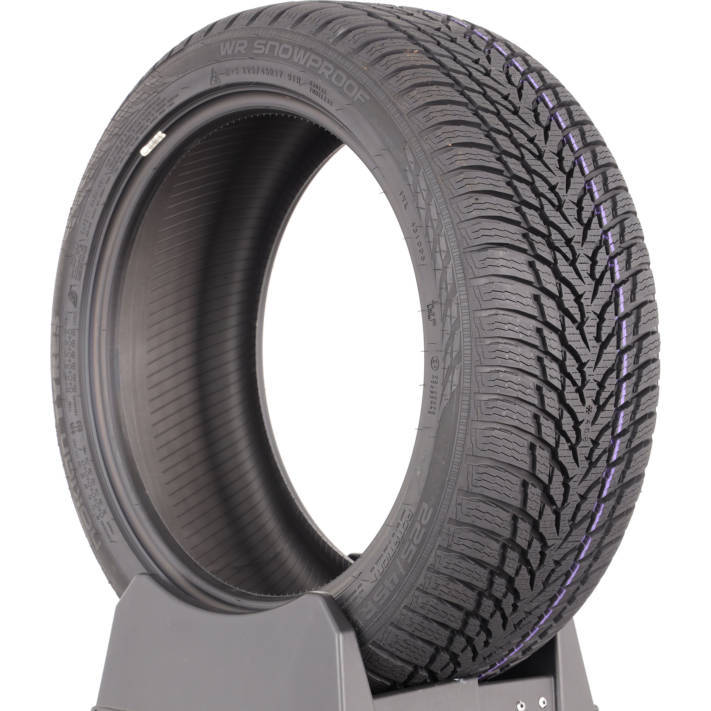 Test Nokian WR Snowproof - 225/45 R17 - Pneu - UFC-Que Choisir