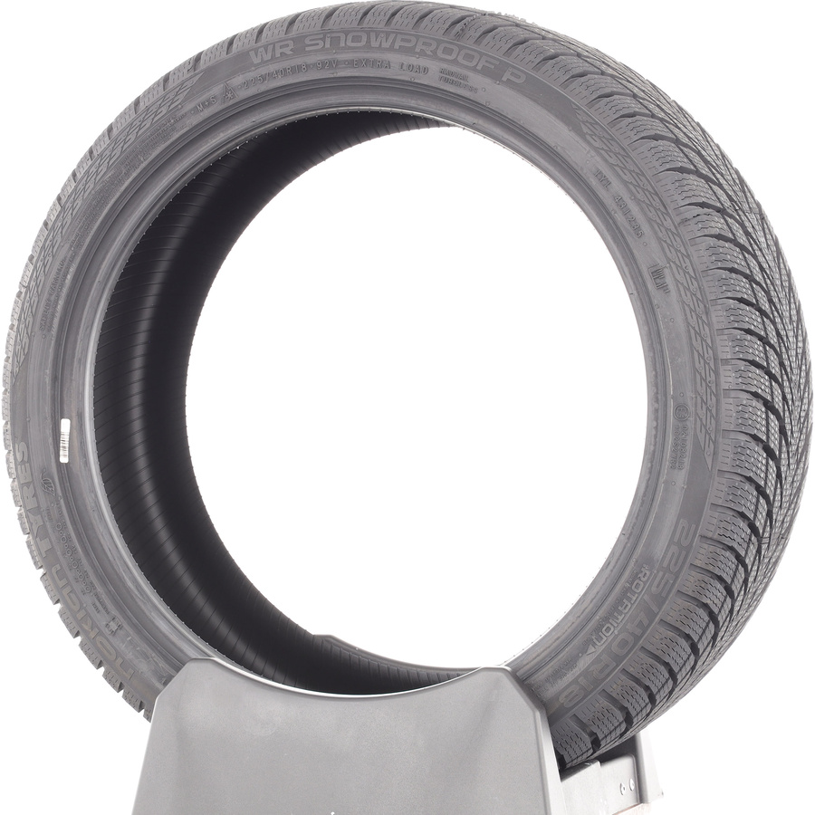 Nokian WR Snowproof P -  225/40 R18