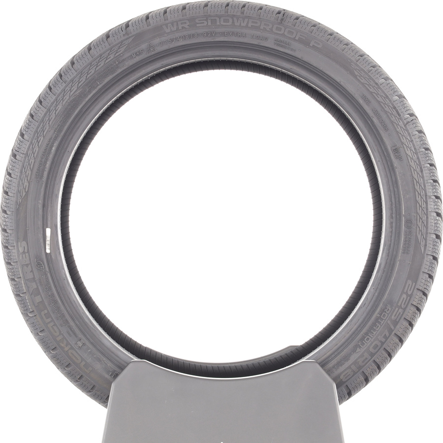 Nokian WR Snowproof P -  225/40 R18