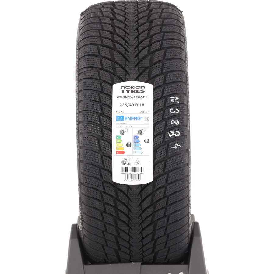 Nokian WR Snowproof P -  225/40 R18