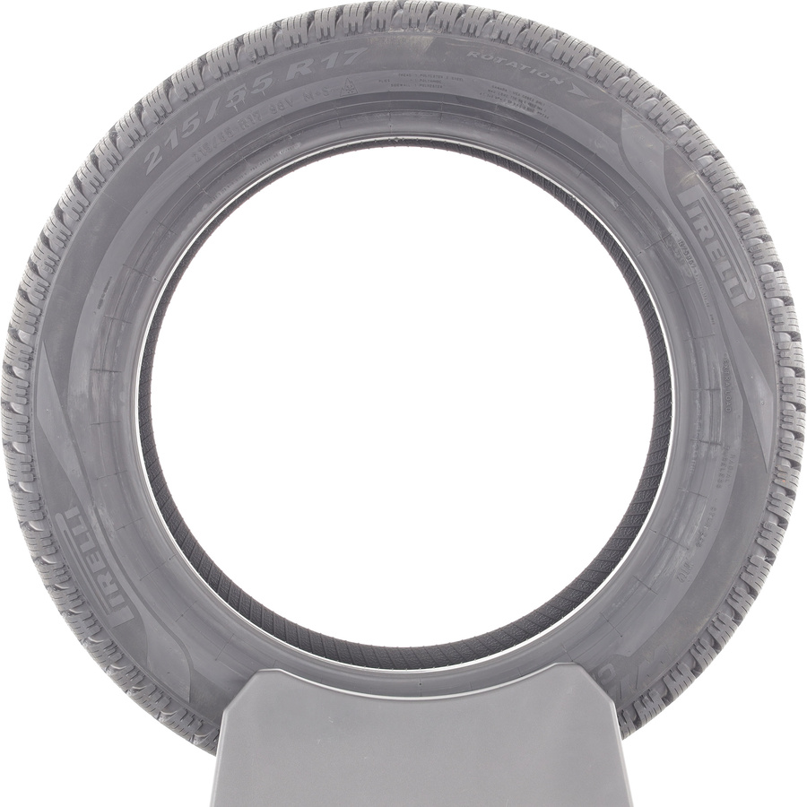 Pirelli Cinturato Winter 2 -  215/55 R17